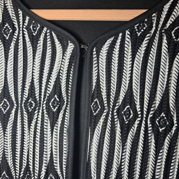TravelSmith Black and White Geometric One Button Cardigan Womens Medium - Picture 3 of 11